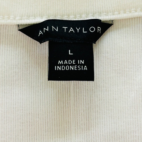Ann Taylor cream colored top! NWT! Size Large! - Picture 4 of 11
